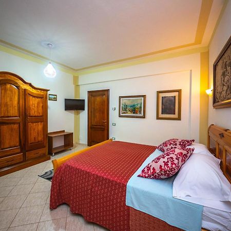Hotel "San Saena " Radhimë Esterno foto