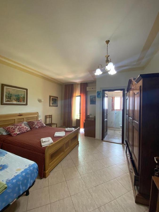 Hotel "San Saena " Radhimë Esterno foto
