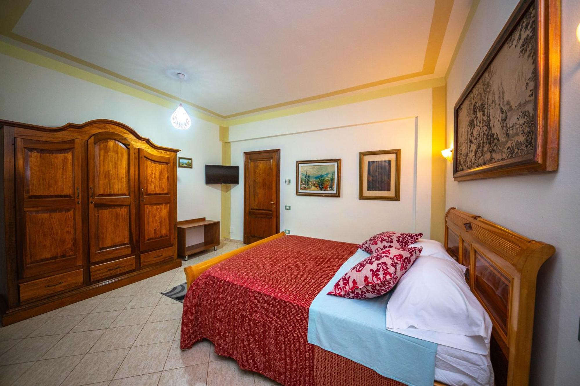 Hotel "San Saena " Radhimë Esterno foto
