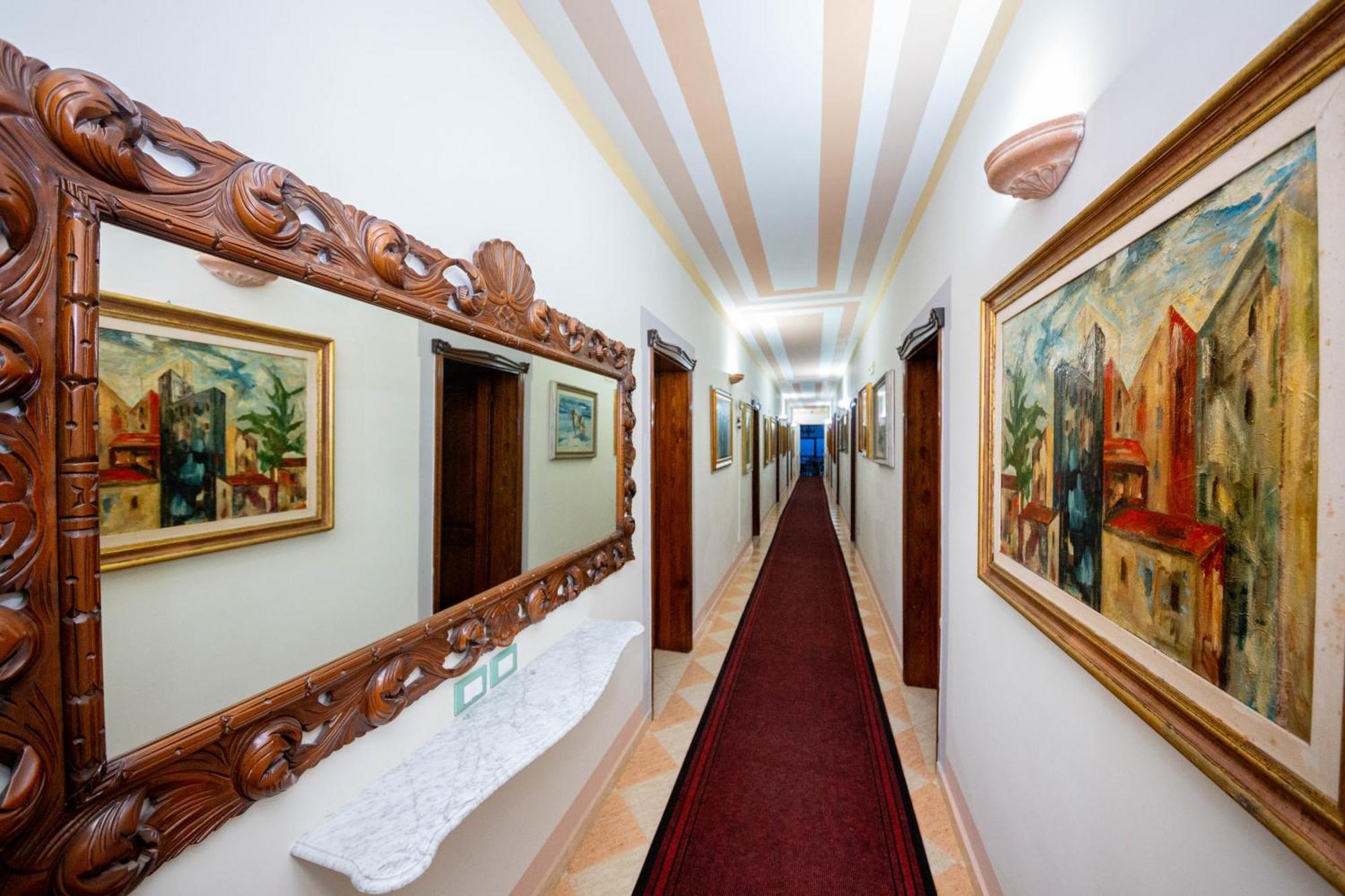 Hotel "San Saena " Radhimë Esterno foto