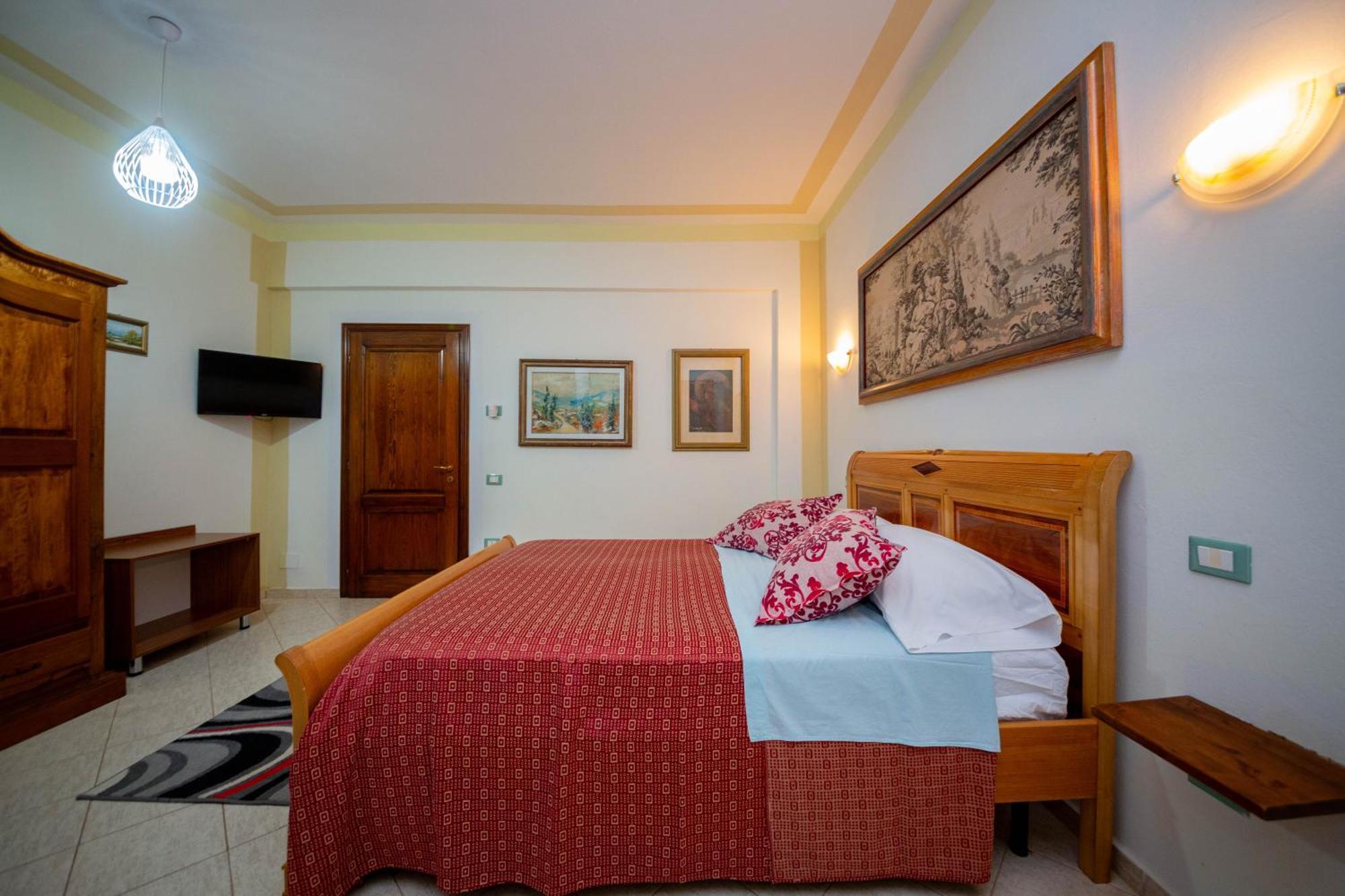Hotel "San Saena " Radhimë Esterno foto