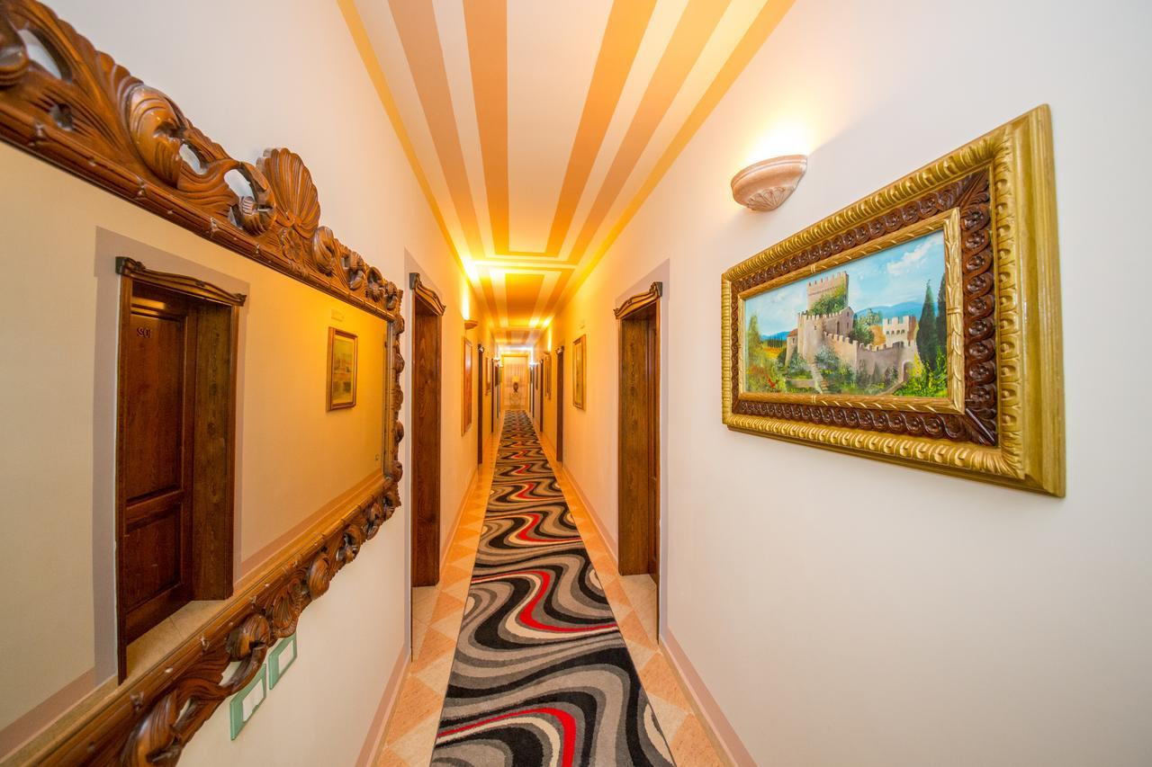 Hotel "San Saena " Radhimë Esterno foto