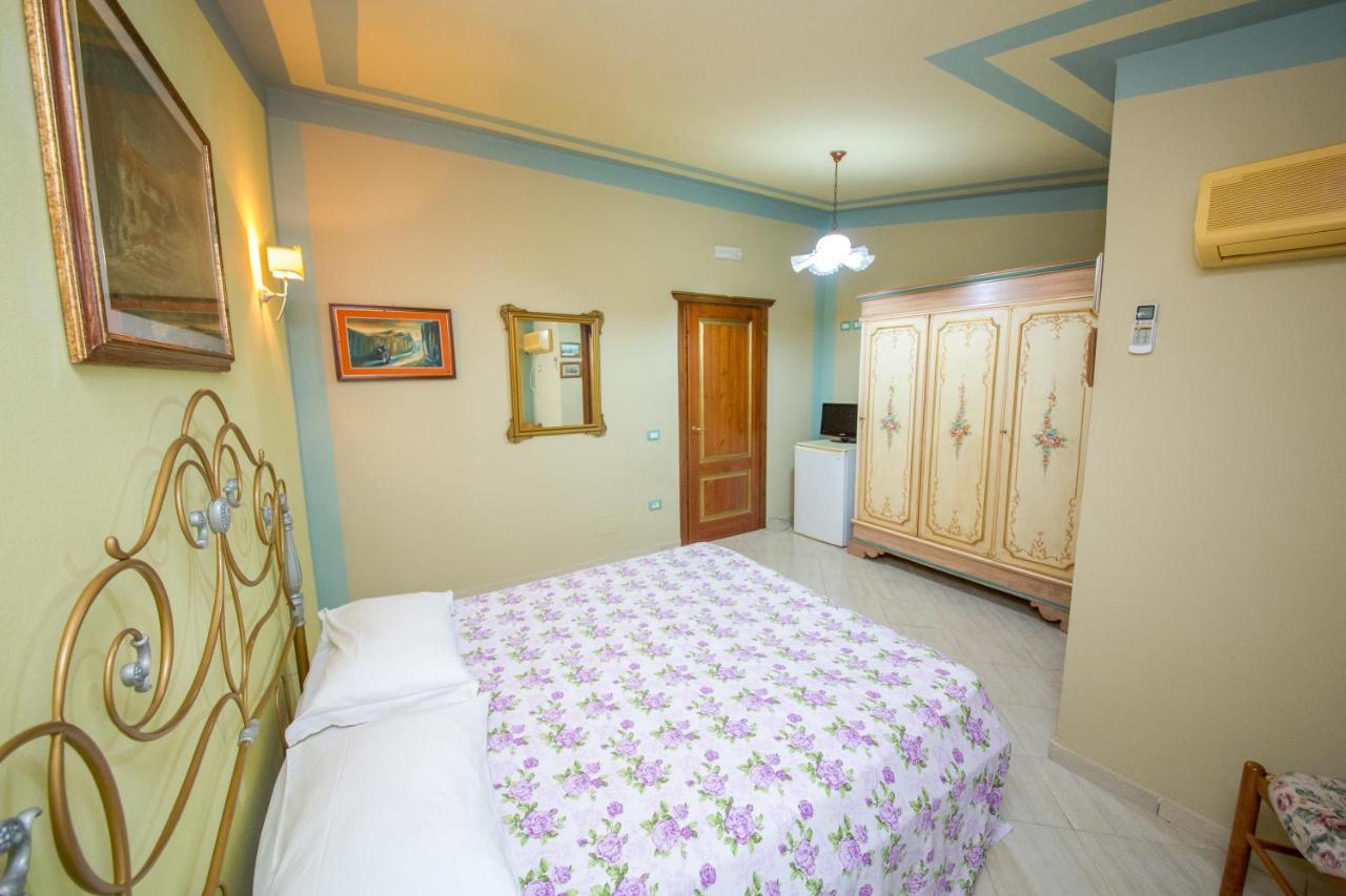 Hotel "San Saena " Radhimë Esterno foto