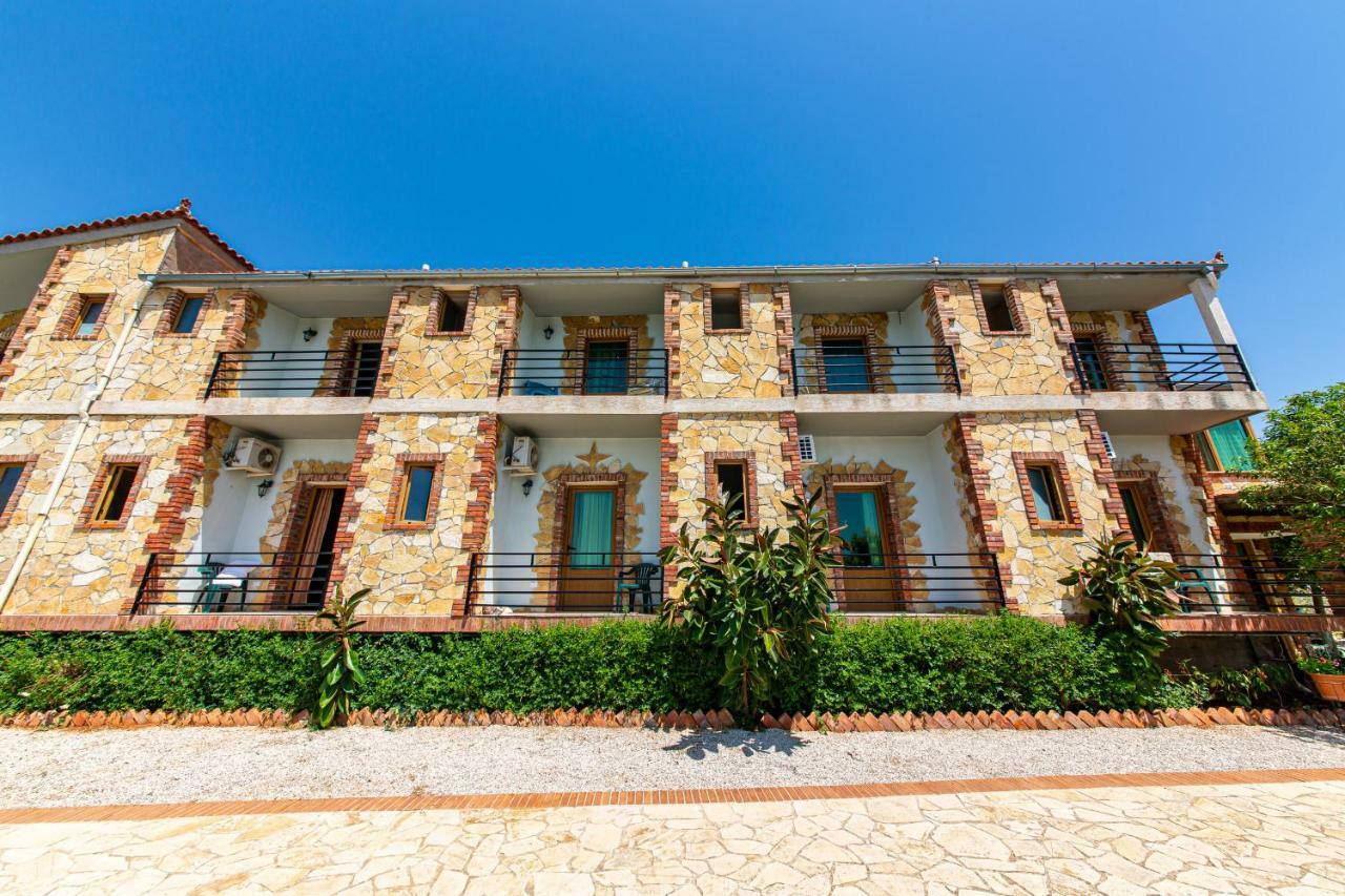 Hotel "San Saena " Radhimë Esterno foto